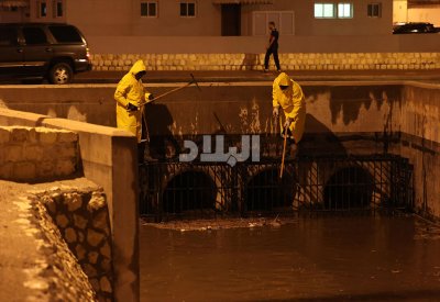 جهود حثيثة لـ"البلديات" لضمان انسيابية مصارف الأمطار