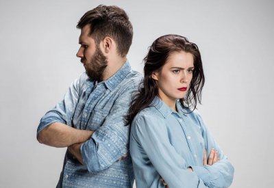 الرجال يموتون باكرا والنساء يعشن أطول