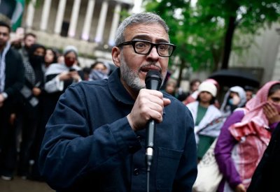 مُنع من دخول منطقة "شنغن".. من هو الفلسطيني رئيس جامعة غلاسكو؟