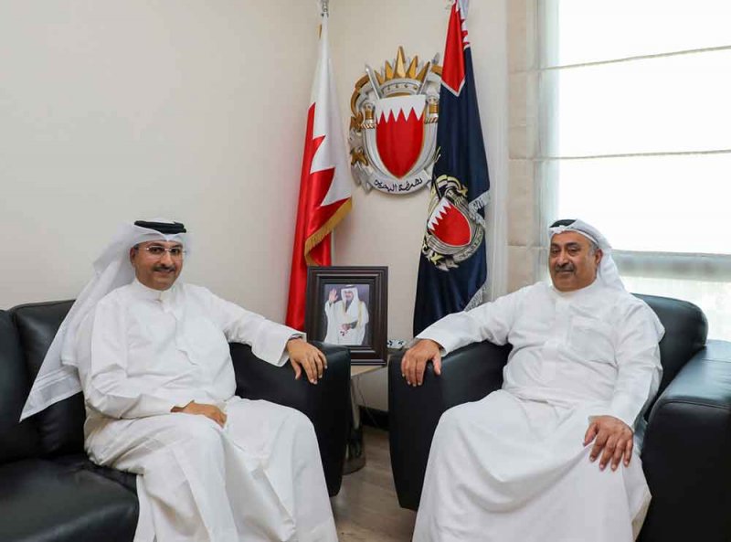 وكيل وزارة الداخلية يستقبل وكيل وزارة المواصلات والاتصالات لشؤون الموانئ والملاحة البحرية