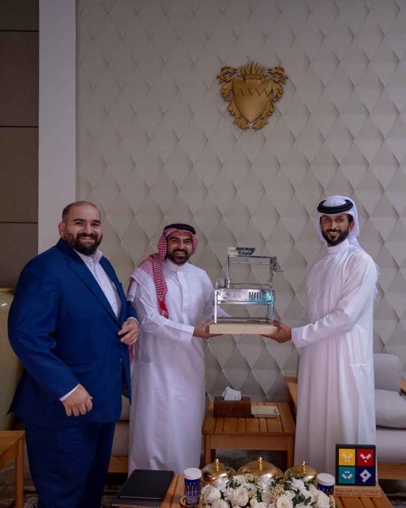 ناصر بن حمد: الشباب البحريني مُحب للمعرفة ومتحمس للانجاز ومنفتح على الثقافات