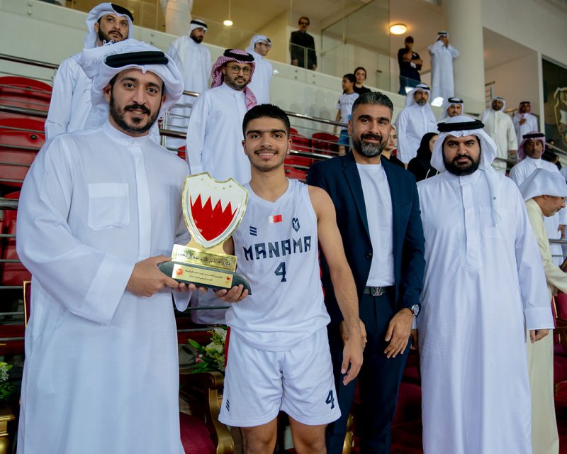 خالد بن حمد يتوج المنامة بطلا لدوري سموه لجيل الذهب لكرة السلة