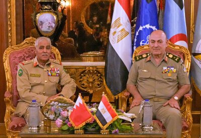 رئيس هيئة الأركان يلتقي رئيس أركان حرب القوات المسلحة بجمهورية مصر العربية