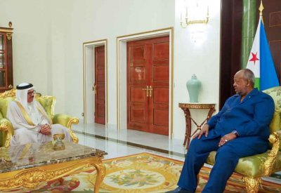 خلال استقباله وزير الخارجية.. رئيس جيبوتي يشيد باستضافة البحرين لأعمال القمة العربية الثالثة والثلاثين