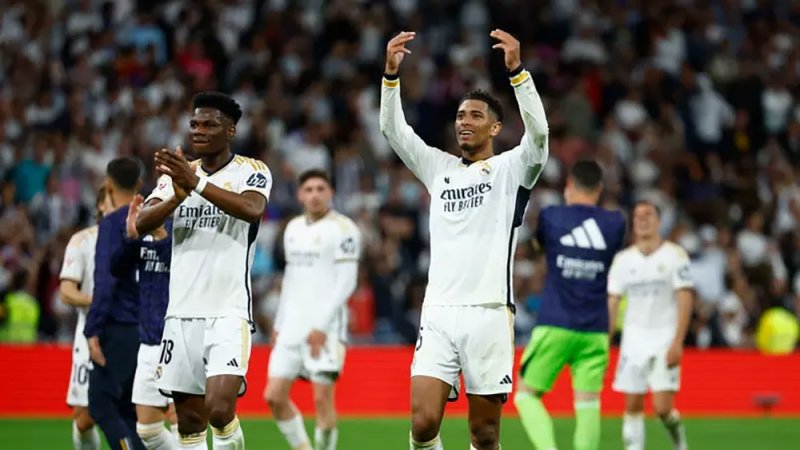 دورتموند في "مأزق".. يفوز بالبطولة أم يكسب أموال بيلنغهام؟