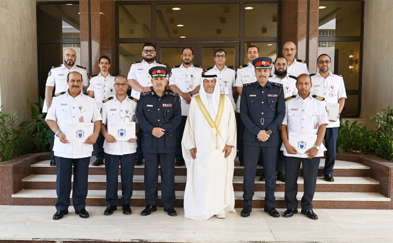 وكيل وزارة الداخلية لشئون الجنسية والجوازات والإقامة يستقبل موظفي جوازات المطار