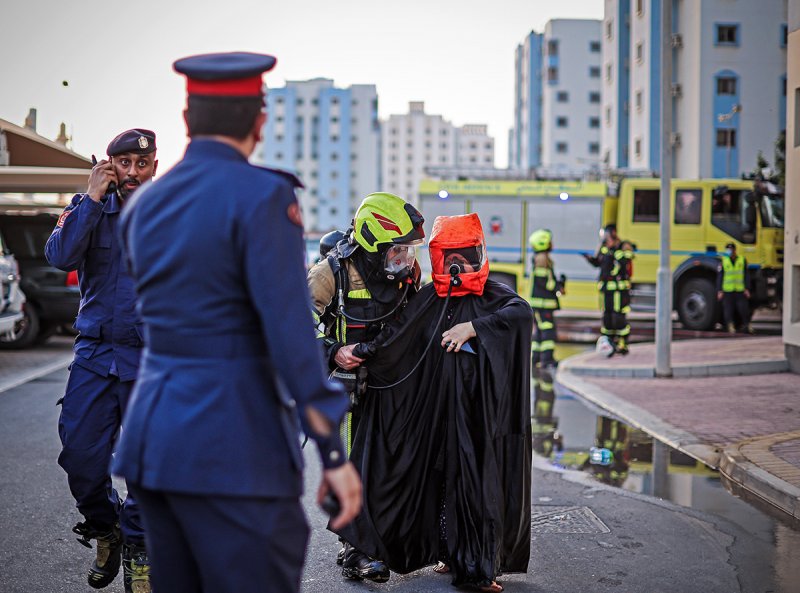 بالصور: وفاة 4 أشخاص بينهم طفل في حريق مبنى اللوزي