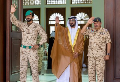 ناصر بن حمد يستقبل ذياب بن محمد بن زايد لتقديم واجب العزاء في وفاة عبدالله بن سلمان