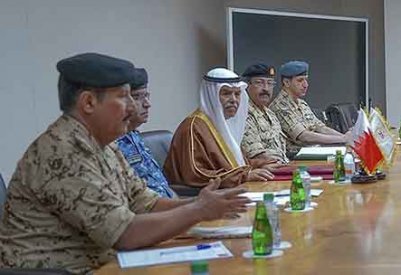 وزير شؤون الدفاع يستقبل وزير الدولة للقوات المسلحة بالمملكة المتحدة الصديقة