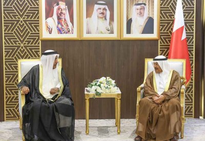 نادي الخريجين يمنح رئيس مجلس الشورى العضوية الشرفية للنادي تقديرًا لعطاءاته الوطنية ودعمه المتواصل لمبادرات وبرامج النادي