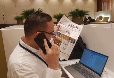 المركز الإعلامي لـ"القمة": الأجهزة اللوحية تصاحب الكاميرات وأثير "المايكات مسموع"