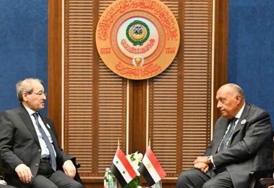 وزير الخارجية المصري يعقد لقاء ثنائياً مع نظيره السوري على هامش الاجتماع الوزاري التحضيري للقمة العربية
