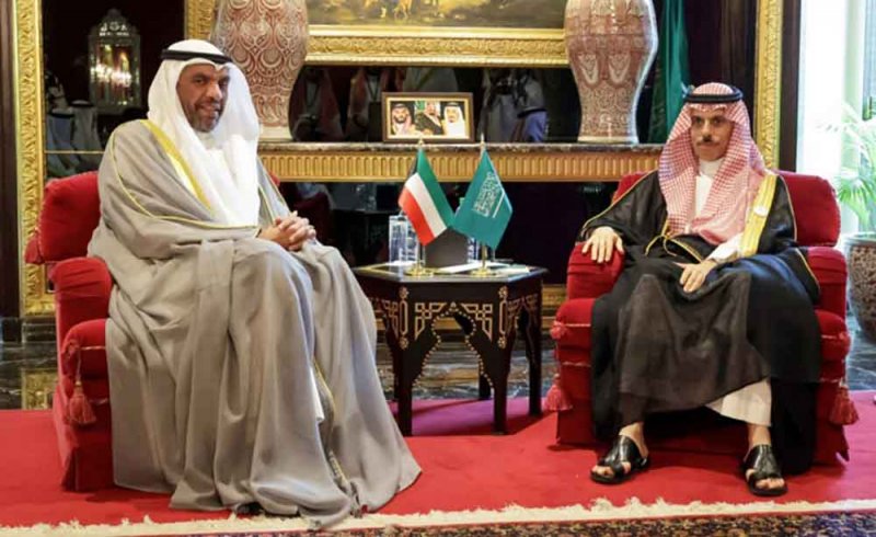 وزير الخارجية السعودي يلتقي وزير الخارجية الكويتي