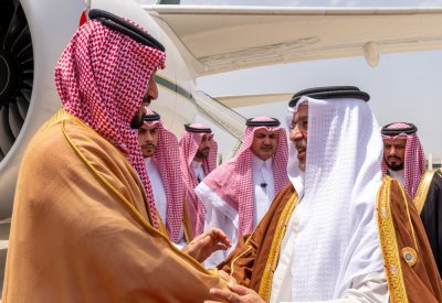 سمو ولي العهد رئيس مجلس الوزراء في مقدمة مستقبلي ولي العهد رئيس مجلس الوزراء بالمملكة العربية السعودية