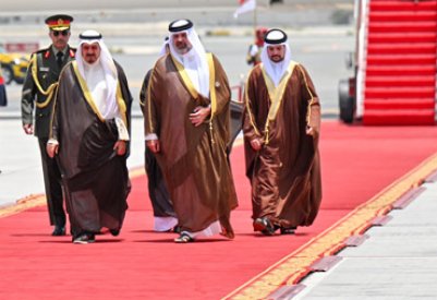 رئيس مجلس الوزراء الكويتي يصل إلى مملكة البحرين للمشاركة في القمة العربية الثالثة والثلاثين