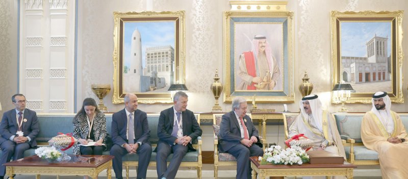 جلالة الملك المعظم يلتقي الأمين العام للأمم المتحدة على هامش أعمال القمة العربية الثالثة والثلاثين