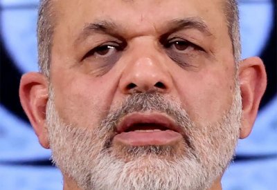وزير الداخلية الإيراني يكشف ما حدث لطائرة رئيسي