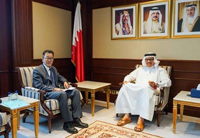 وزير الخارجية يستقبل سفير جمهورية الصين الشعبية لدى مملكة البحرين