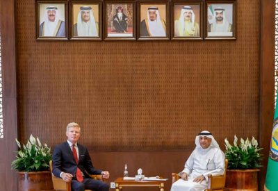 الأمين العام لمجلس التعاون يلتقي مع مبعوث الأمين العام للأمم المتحدة