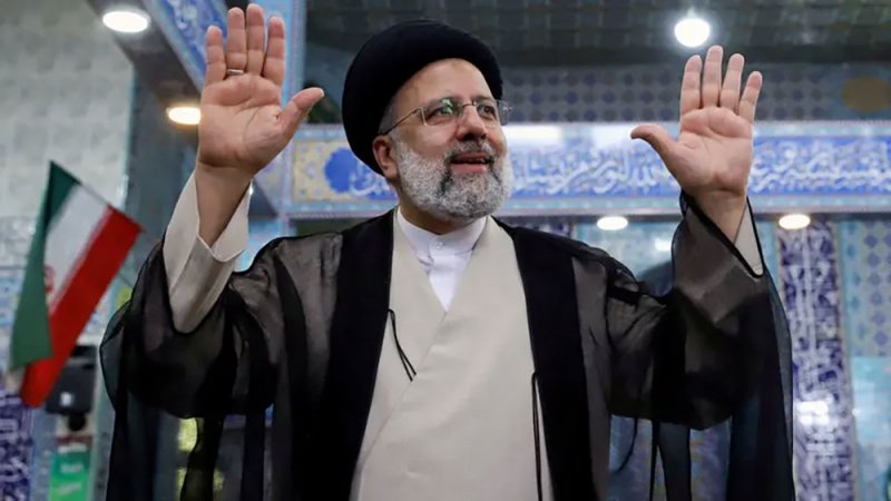 ماذا وراء حادث رئيسي.. خطأ تقني أم ضباب أم حادث مدبر؟