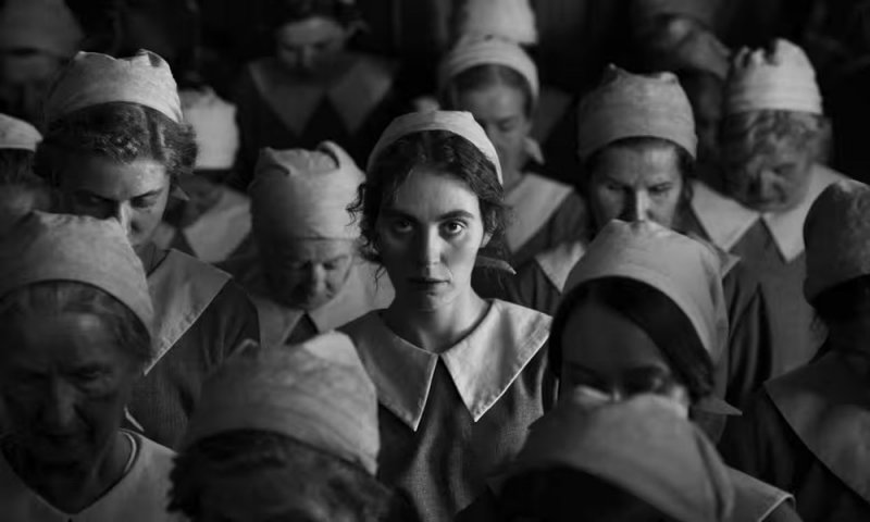 قضية قتل الأطفال في الدنمارك في الفيلم الجديد "الفتاة ذات الإبرة"