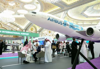 السعودية.. اتفاقيات بـ39 مليار دولار بمؤتمر مستقبل الطيران
