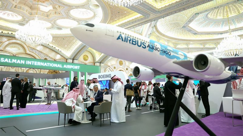 السعودية.. اتفاقيات بـ39 مليار دولار بمؤتمر مستقبل الطيران