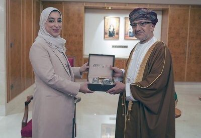 وزيرة السياحة تجتمع مع وزير التراث والسياحة العماني