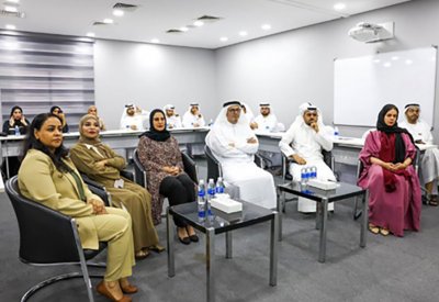معهد التنمية السياسية يستقبل وفداً من مؤسسة وطني الإمارات