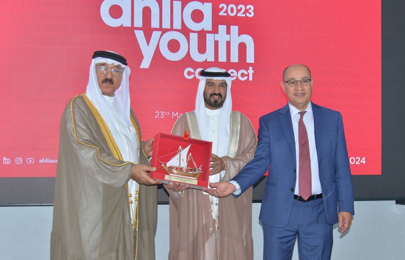 سمو وكيل وزارة العمل يحضر ختام فعالية "شباب الأهلية - تواصل 2023" التي نظمتها الجامعة الأهلية