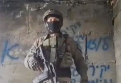 صحيفة: القبض على الجندي الملثم صاحب "فيديو التمرد" وكشف ماضيه