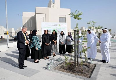 وزارة الإسكان والتخطيط العمراني تطلق مبادرة تشجير مدينة شرق سترة بالتعاون مع المبادرة الوطنية "دمتِ خضراء"