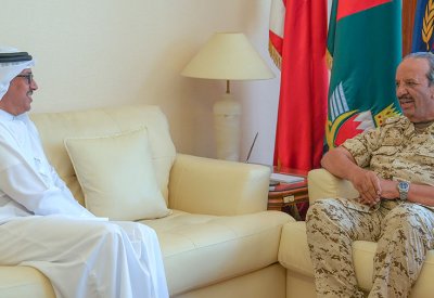 القائد العام لقوة دفاع البحرين يستقبل سعادة رئيس الديوان الملكي والمكتب الخاص
