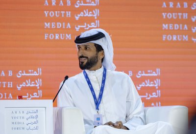 ناصر بن حمد: روح التحدي والمثابرة بالعمل الجماعي ركيزة أساسية في تنمية قدرات الشباب