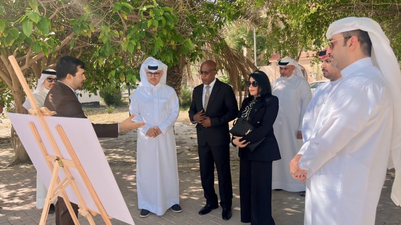 وكيل شؤون البلديات يتفقد أعمال تطوير حديقة المراقيب في مدينة عيسى