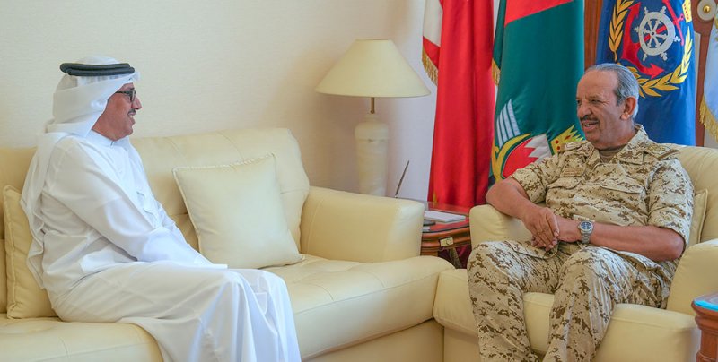 القائد العام لقوة دفاع البحرين يستقبل سعادة رئيس الديوان الملكي والمكتب الخاص