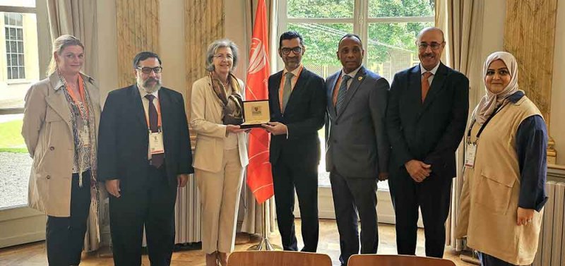 وزير شؤون البلديات والزراعة يجتمع مع المدير العام للمنظمة العالمية للصحة الحيوانيّة 