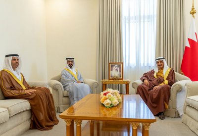 نائب رئيس اللجنة العليا للتخطيط العمراني يستقبل سفير دولة الإمارات العربية المتحدة لدى مملكة البحرين
