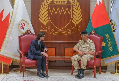 القائد العام لقوة دفاع البحرين يستقبل مستشار الأمن القومي للنائب الجمهوري ميتش ماكونيل في مجلس الشيوخ بالولايات المتحدة الأميركية الصديقة