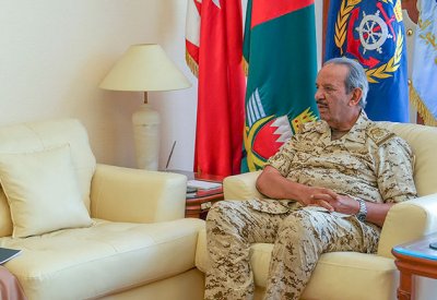 القائد العام لقوة دفاع البحرين يستقبل وزير المالية والاقتصاد الوطني