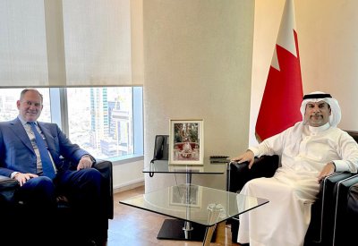 وزير النفط والبيئة يستقبل سفير الجمهورية الإيطالية لدى مملكة البحرين