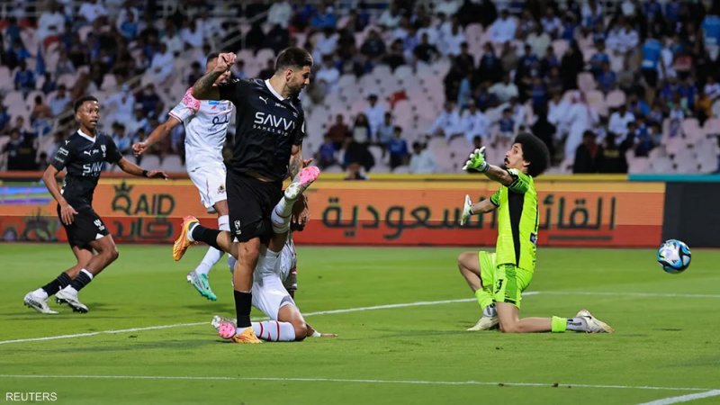 الهلال السعودي يكرر إنجاز 2011.. وينهي الموسم من دون خسارة
