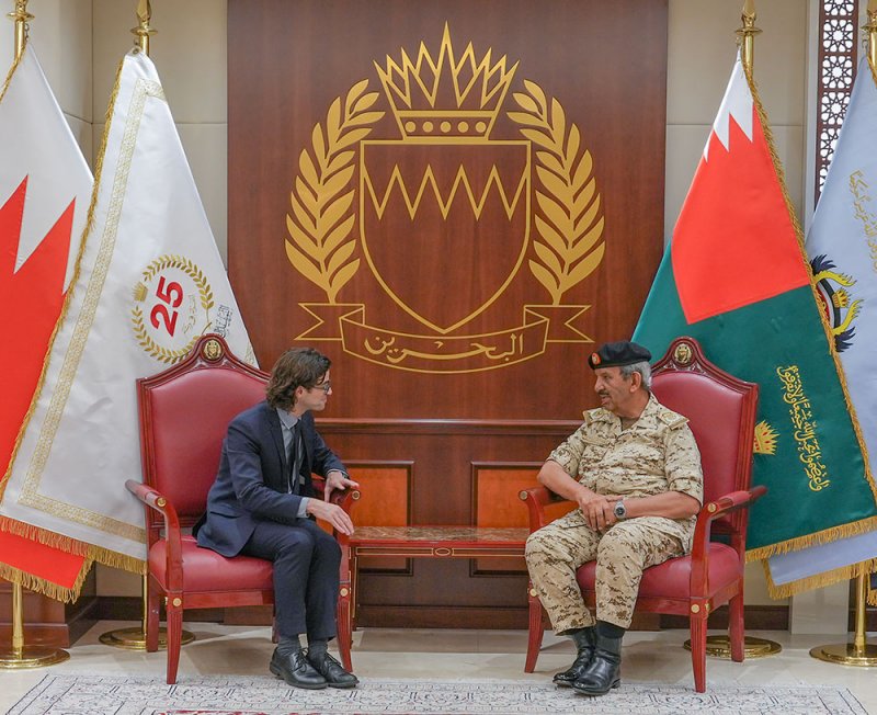 القائد العام لقوة دفاع البحرين يستقبل مستشار الأمن القومي للنائب الجمهوري ميتش ماكونيل في مجلس الشيوخ بالولايات المتحدة الأميركية الصديقة