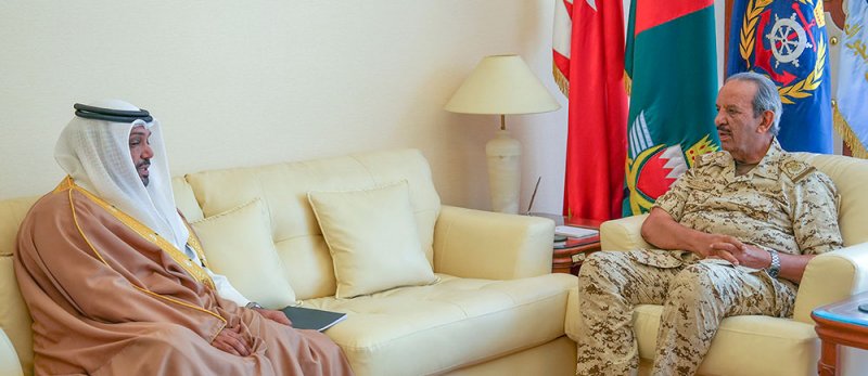 القائد العام لقوة دفاع البحرين يستقبل وزير المالية والاقتصاد الوطني