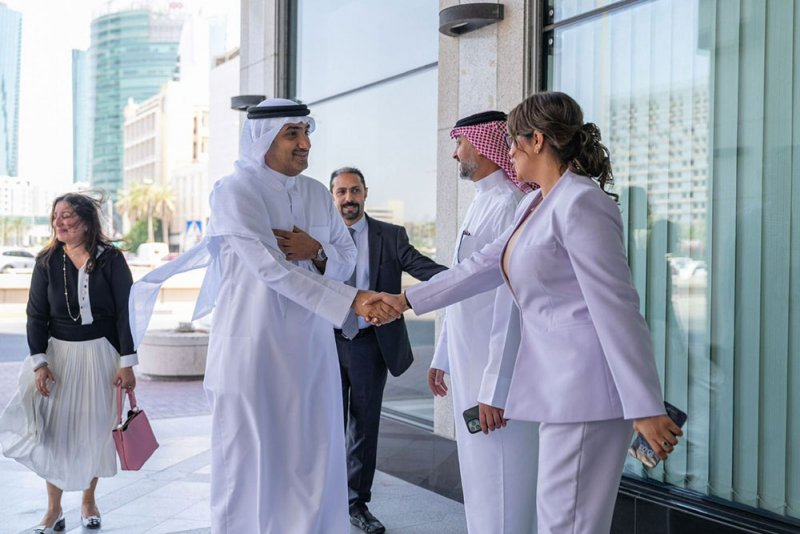 الرئيس التنفيذي لشركة ممتلكات يزور شركة صلة الخليج