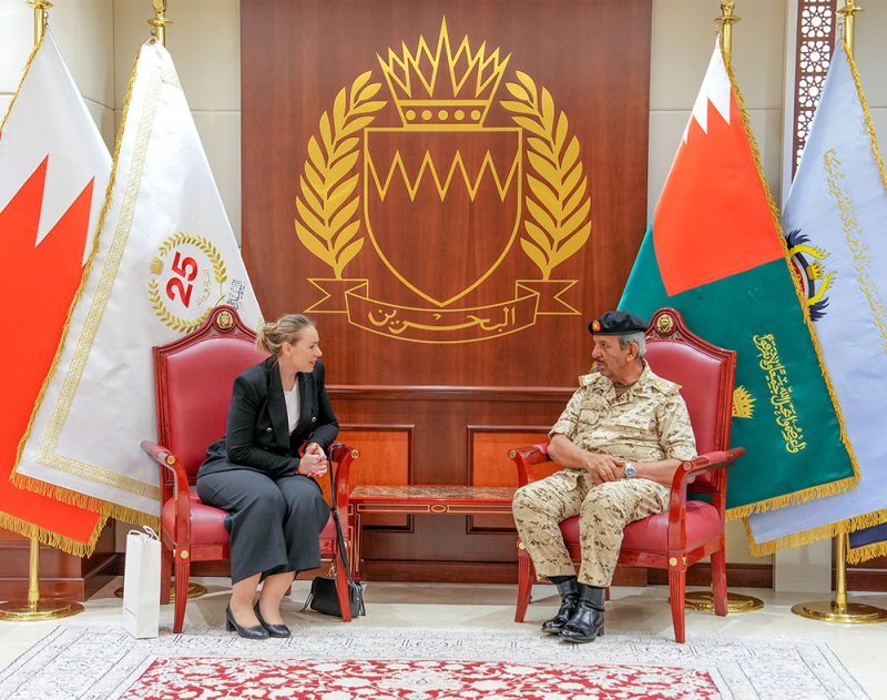 القائد العام لقوة دفاع البحرين يستقبل القائم بأعمال سفارة جمهورية بولندا