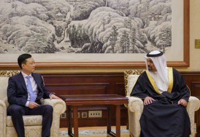 وزير المالية والاقتصاد الوطني يلتقي رئيس الشؤون العامة والاتصالات بشركة هواوي