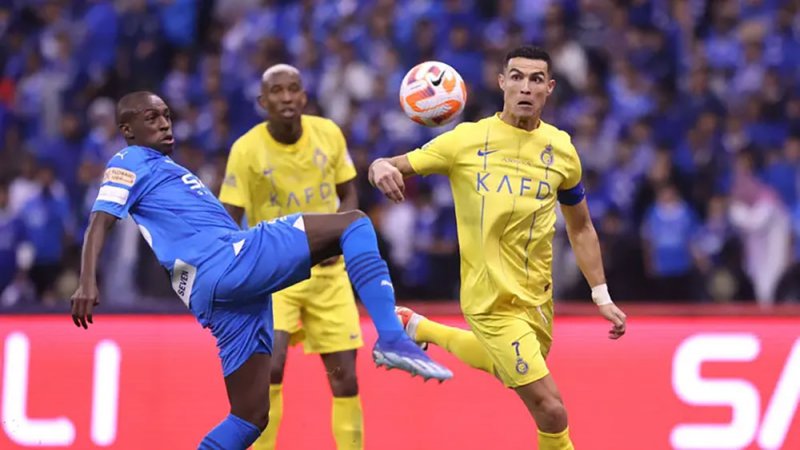 النصر يقف حائلاً بين الهلال و"الثلاثية المحلية"