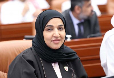 النائب جليلة السيد تهنئ "البلاد": أثبتت كفاءة عالية بكادرها الشاب المتميز