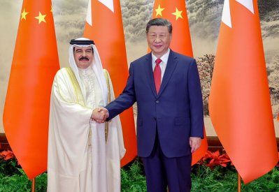 10 اتفاقيات ومذكــرات تفاهــم في الاستثمار والصناعة والصحة والإعلام والفضاء والتعليم